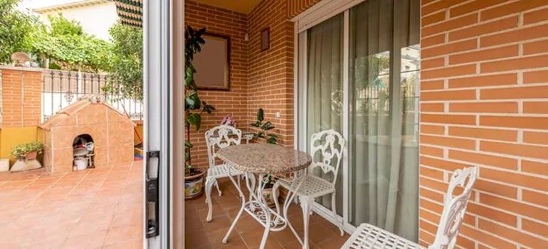 Adding Porch Enclosures To Your Home in Oakleaf Plantation, FL