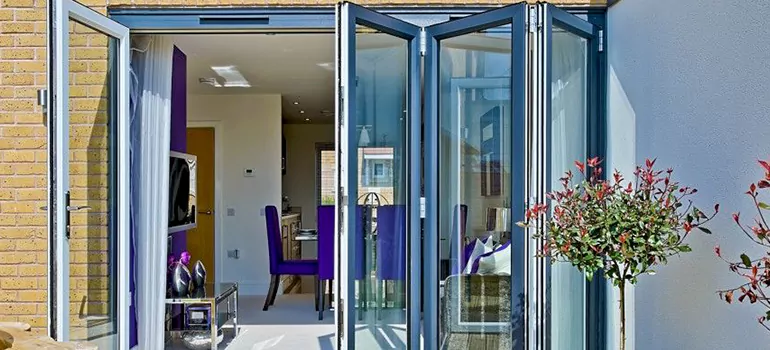 Commercial Door Glass Repair in Oakleaf Plantation, FL